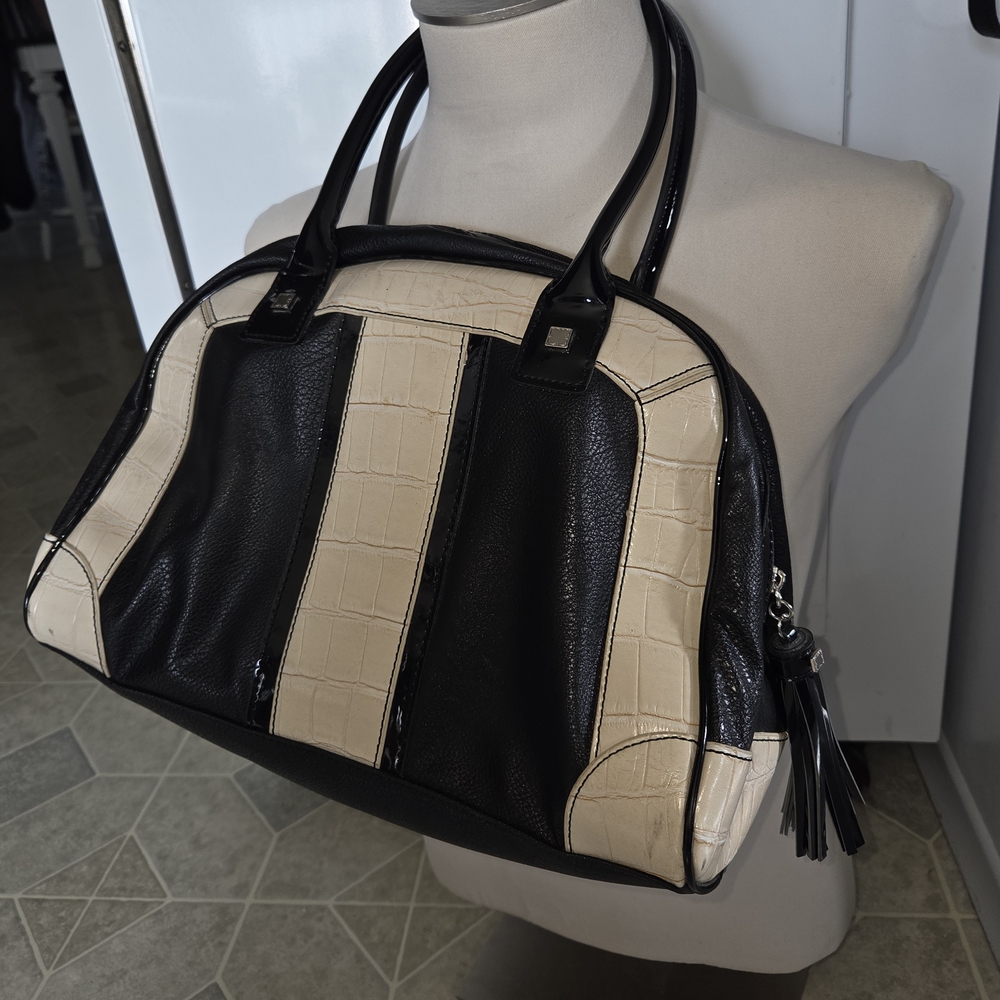 Chic Black and Cream Shoulder Bag